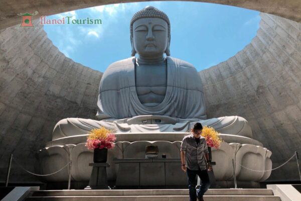 Đồi Phật (Hill of the Buddha) 2 - Nhật Bản