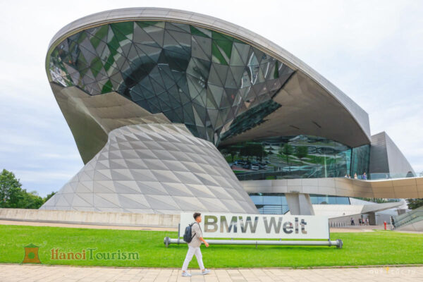 BMW Welt (bên ngoài) – Munich, Đức