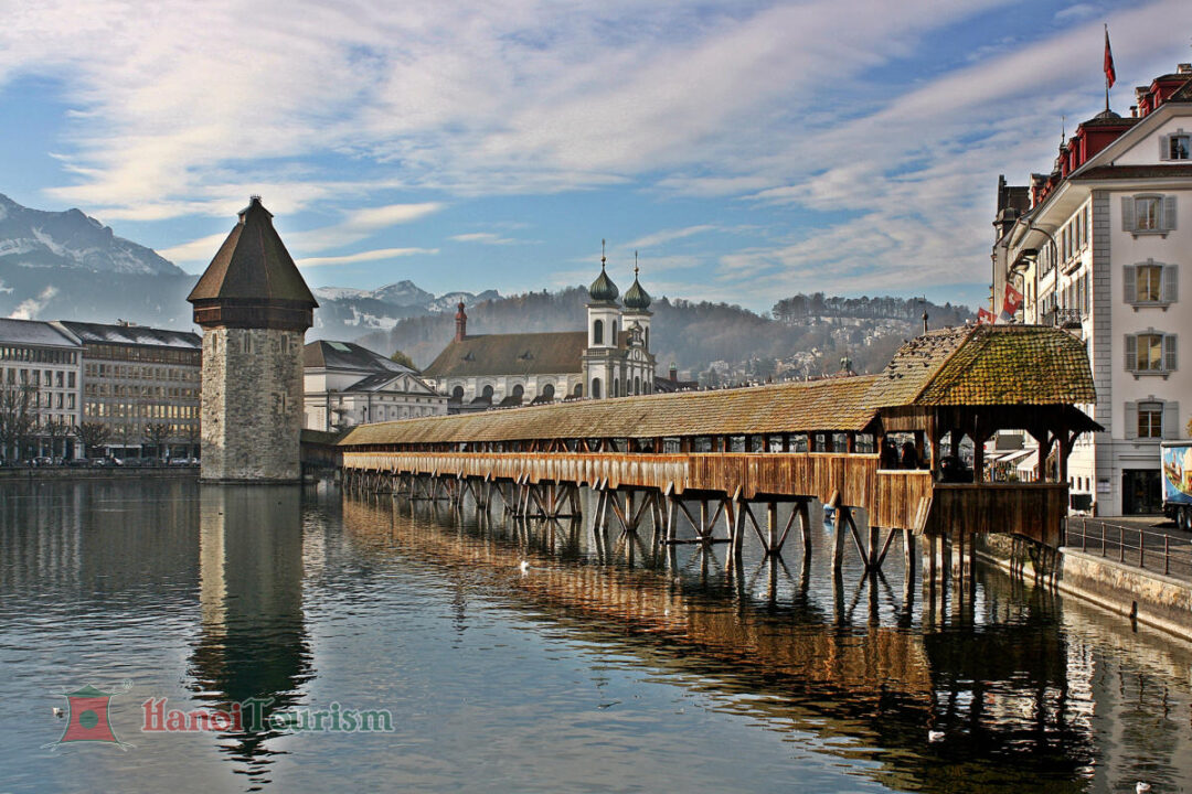 Cầu gỗ Kapellbrücke – Lucerne, Thụy Sĩ