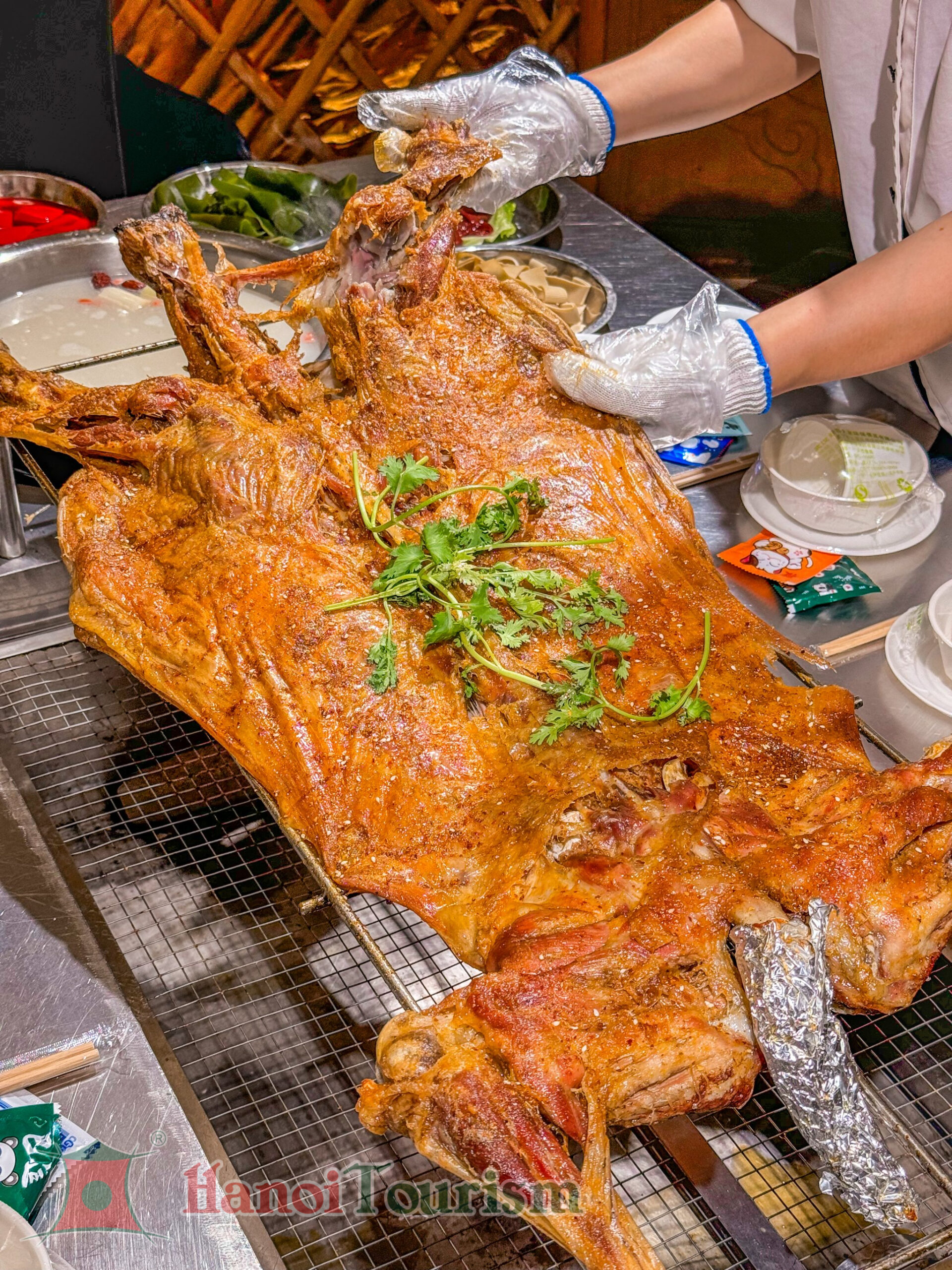 Cừu nướng nguyên con - Nội Mông - Trung Quốc
