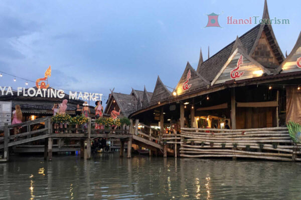 Four Regions Floating Market (Chợ Nổi 4 Miền) - Pattaya - Thái Lan