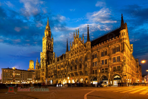 Quảng trường trung tâm Marienplatz