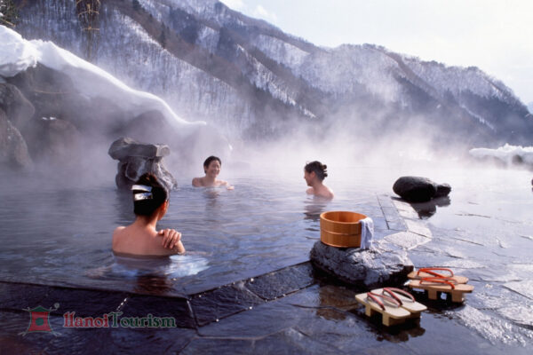 Tắm Onsen - Nhật Bản