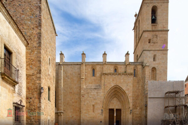 Nhà thờ Cáceres (Catedral de Cáceres) )- Cáceres- Tây Ban Nha