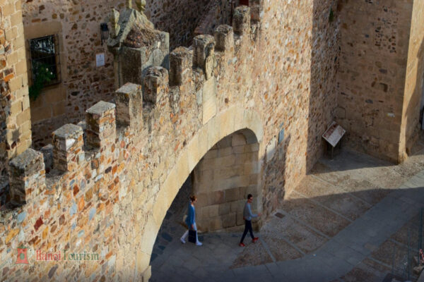Tường thành Cáceres- Cáceres- Tây Ban Nha