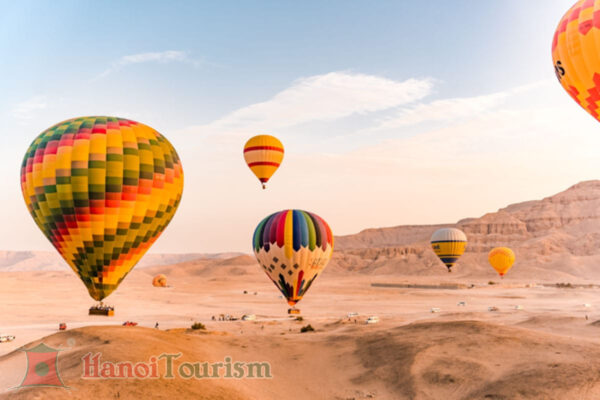 bay khinh khí cầu ngắm bình minh trên Luxor - Ai Cập