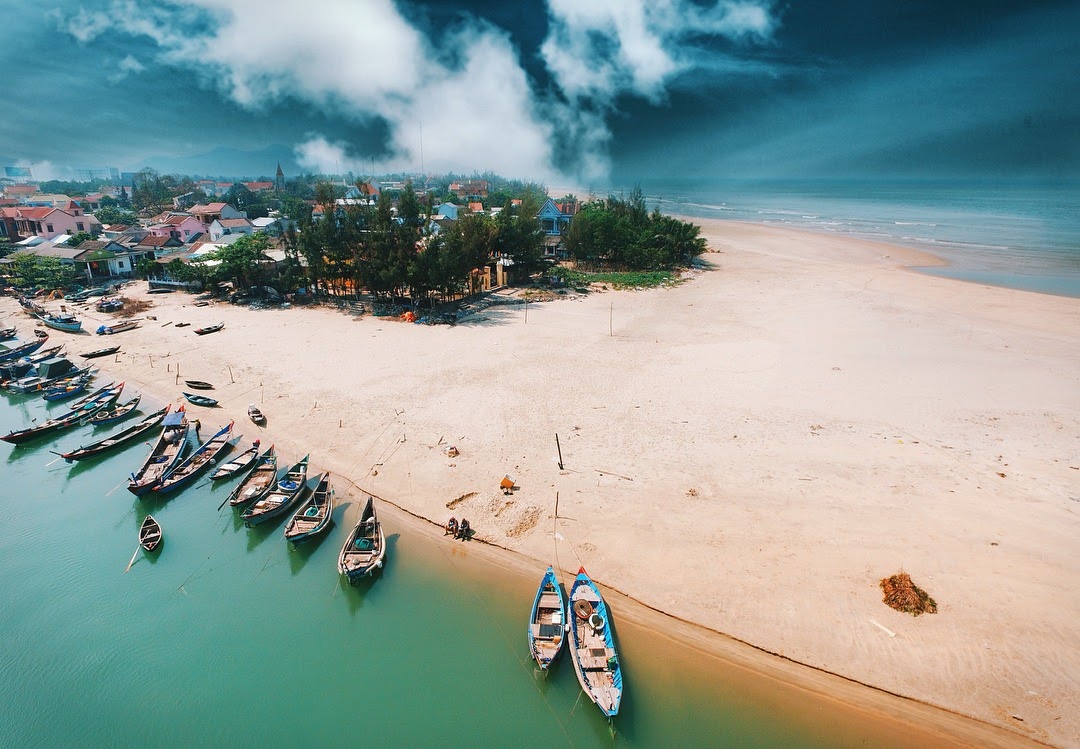 Bãi biển Lăng Cô - Huế