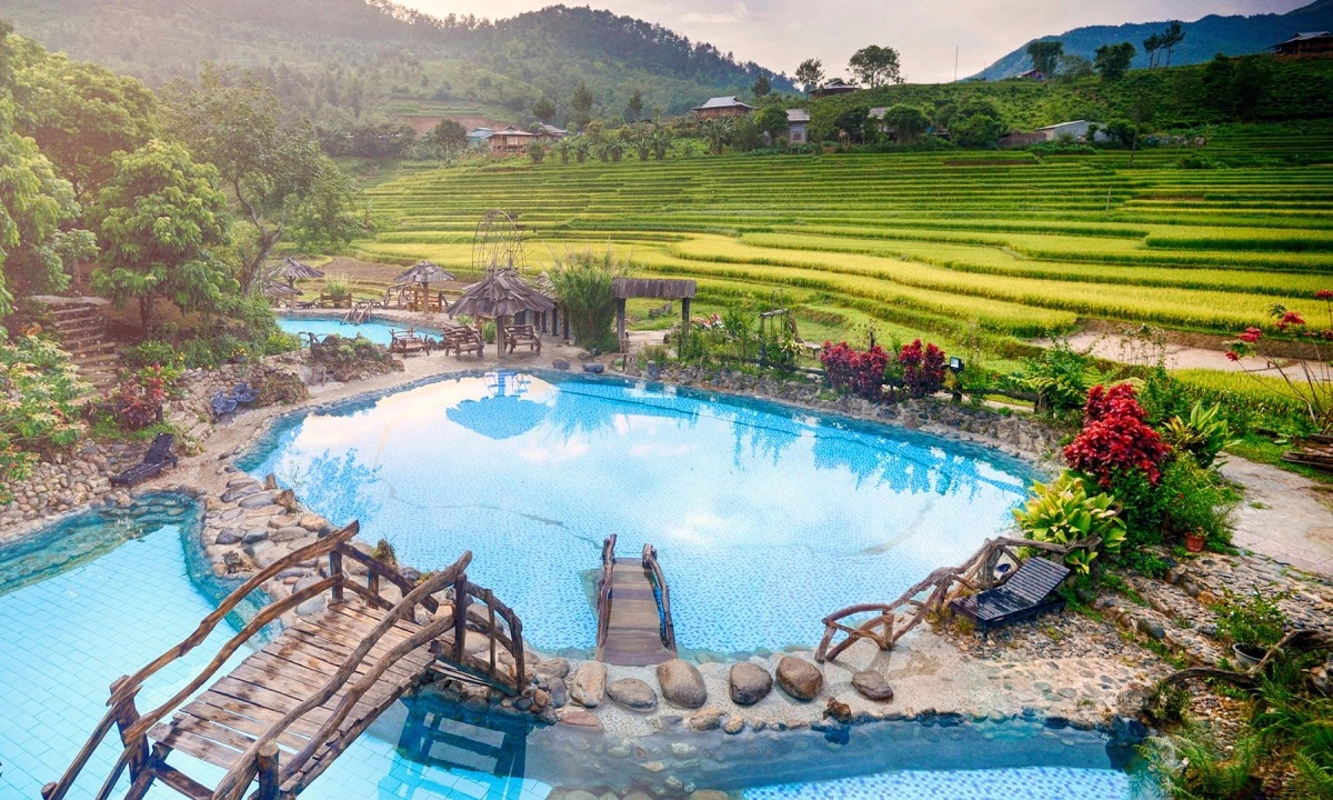 Suối khoáng nóng Trạm Tấu