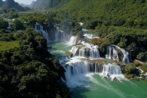 Non nước Cao Bằng