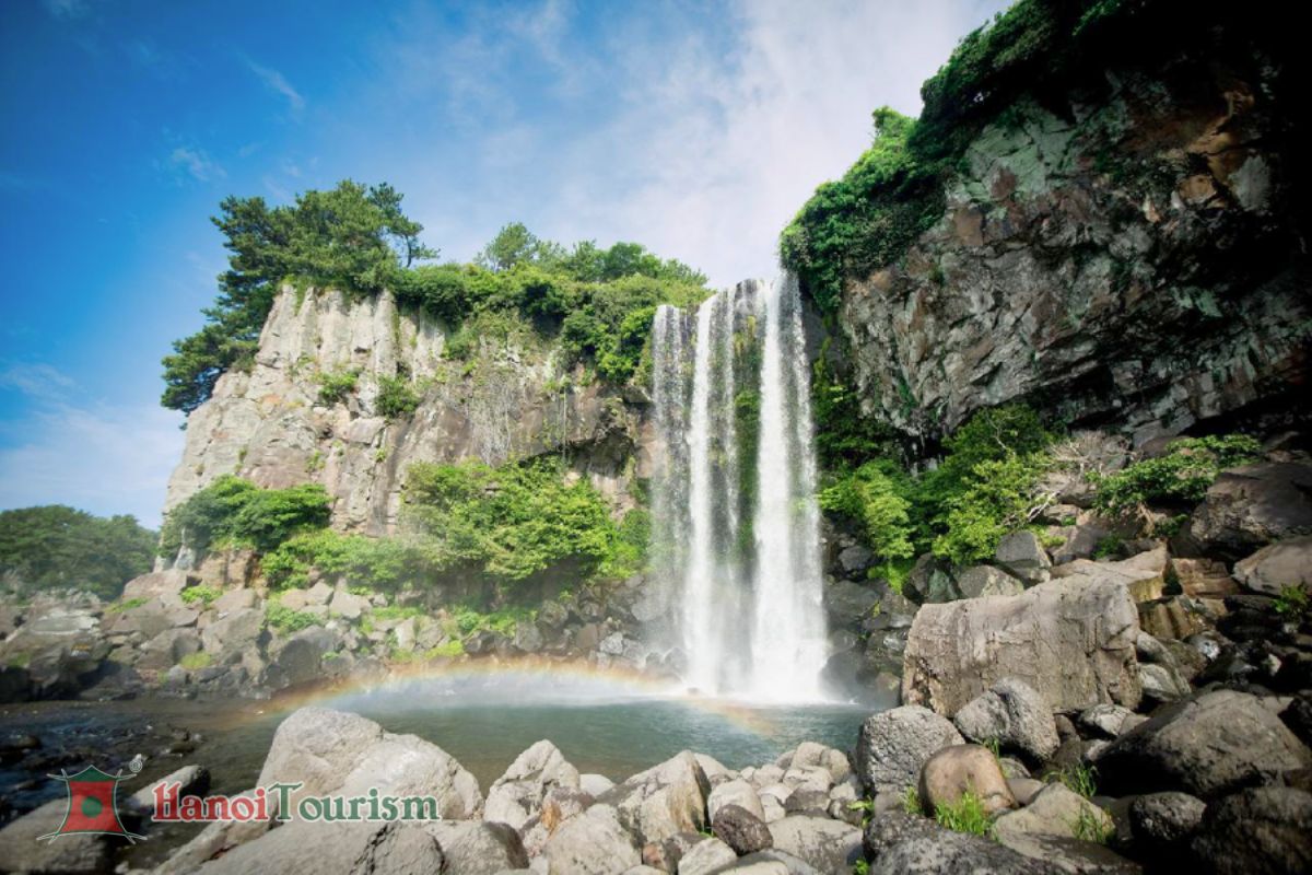 Thác nước thiên thần Cheonjiyeon - Đảo Jeju - Hàn Quốc