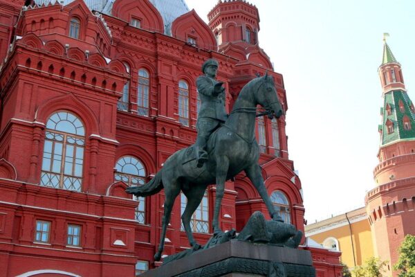 Tượng đài Nguyên soái Zhukov - Moscow - Nga